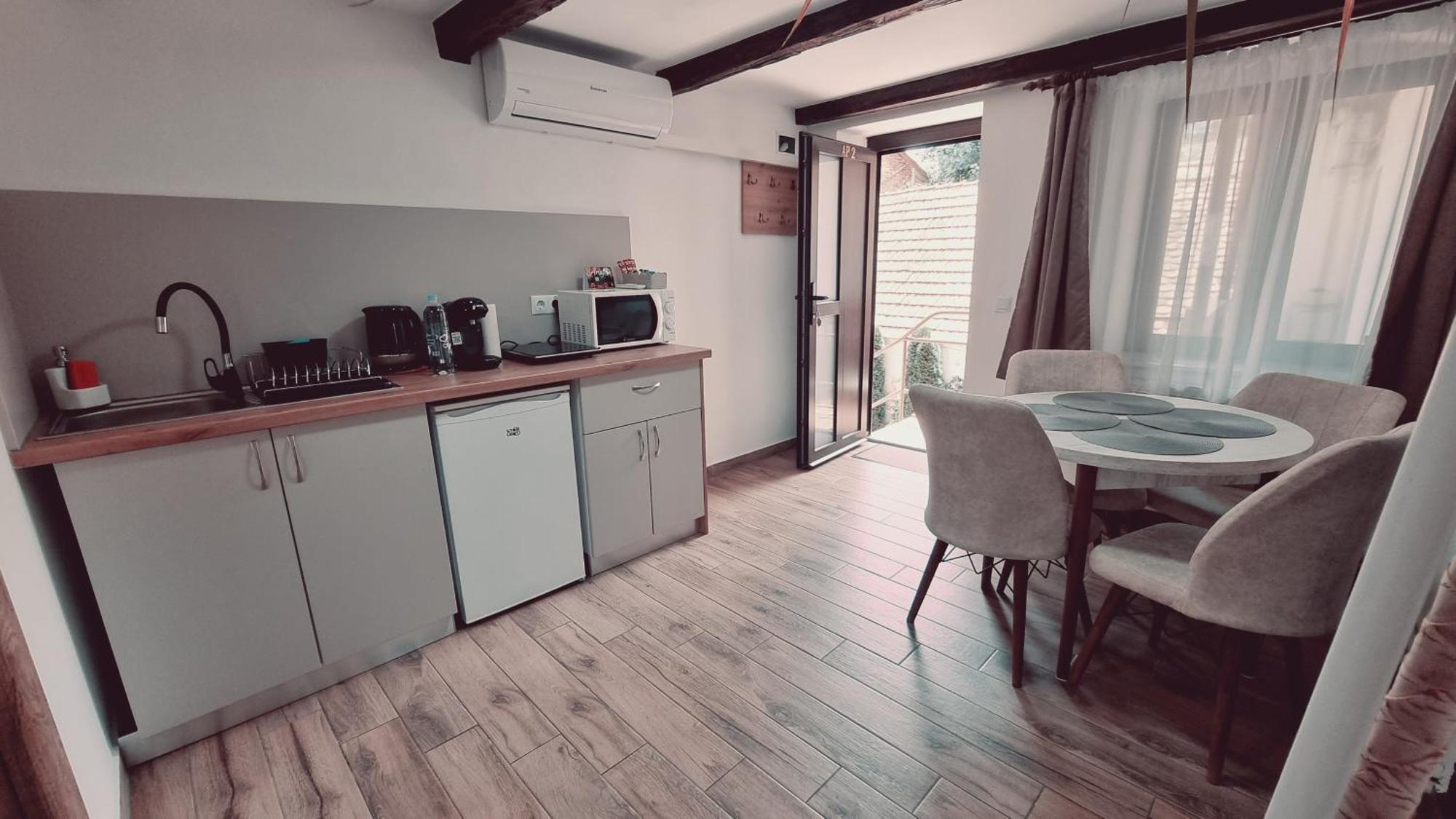 Lindenhaus Hotel Sibiu Quarto foto